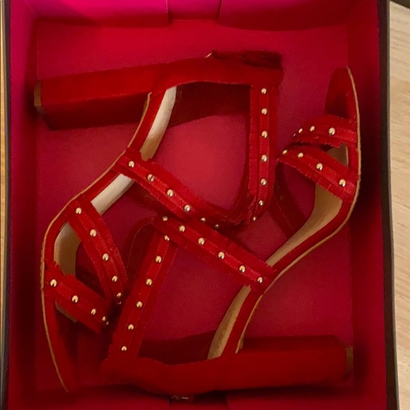 Vince Camuto Heels - Picture 4 of 11